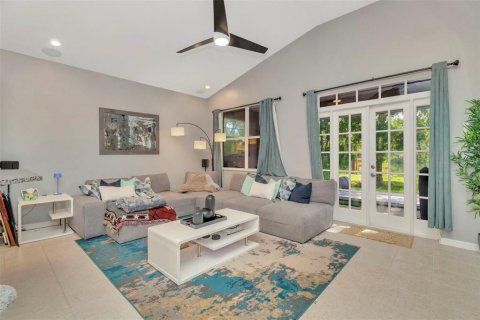 House in Tampa, Florida 3 bedrooms, 206.06 sq.m. № 1919670 - photo 22