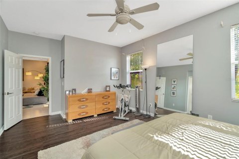 House in Tampa, Florida 3 bedrooms, 206.06 sq.m. № 1919670 - photo 25