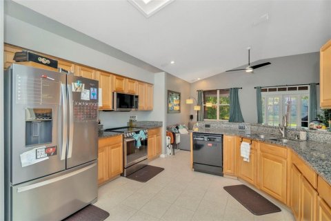 House in Tampa, Florida 3 bedrooms, 206.06 sq.m. № 1919670 - photo 9