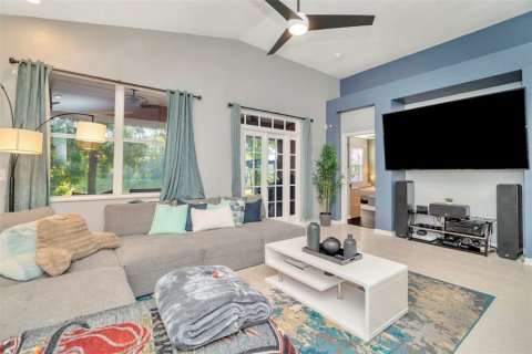 House in Tampa, Florida 3 bedrooms, 206.06 sq.m. № 1919670 - photo 24
