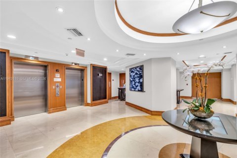 Condo in Sunny Isles Beach, Florida, 2 bedrooms  № 2000781 - photo 22