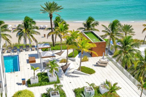 Condo in Sunny Isles Beach, Florida, 2 bedrooms  № 2000781 - photo 23