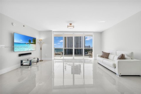 Condo in Sunny Isles Beach, Florida, 2 bedrooms  № 2000781 - photo 7