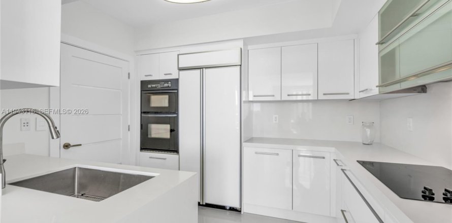 Condo in Sunny Isles Beach, Florida, 2 bedrooms  № 2000781