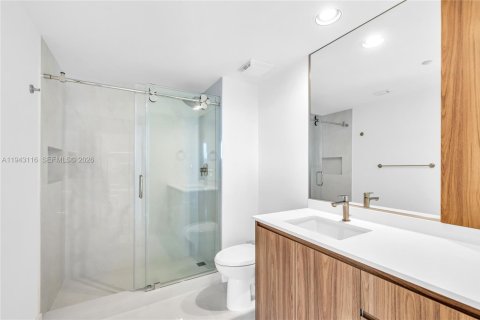 Condo in Sunny Isles Beach, Florida, 2 bedrooms  № 2000781 - photo 19