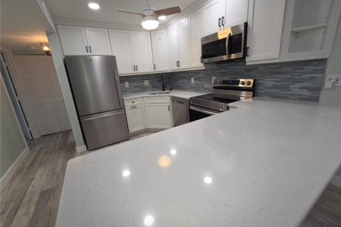 Condo in Port Charlotte, Florida, 1 bedroom № 2109747 - photo 8