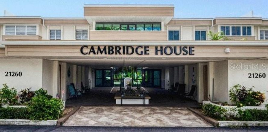 Condo in Port Charlotte, Florida, 1 bedroom № 2109747