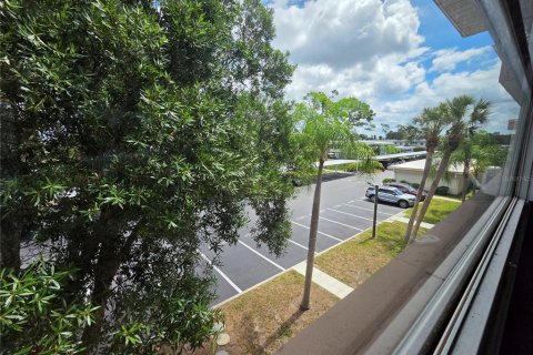 Condo in Port Charlotte, Florida, 1 bedroom № 2109747 - photo 16