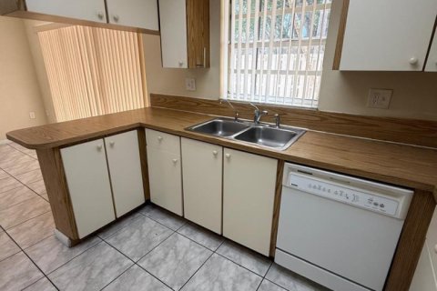 Townhouse in Cooper City, Florida 3 bedrooms, 120.96 sq.m. № 2180707 - photo 4