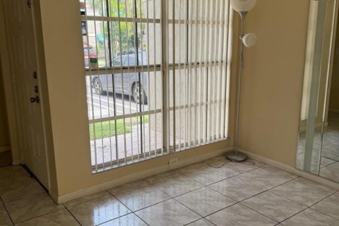 Townhouse in Cooper City, Florida 3 bedrooms, 120.96 sq.m. № 2180707 - photo 18