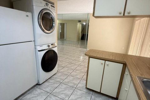 Townhouse in Cooper City, Florida 3 bedrooms, 120.96 sq.m. № 2180707 - photo 6