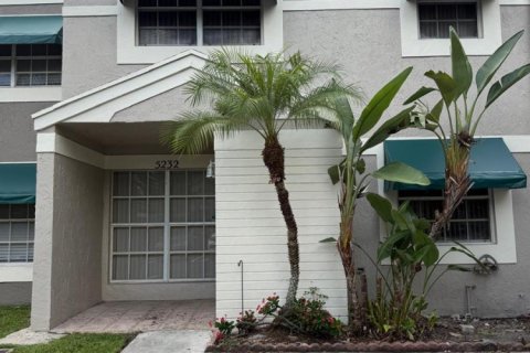 Townhouse in Cooper City, Florida 3 bedrooms, 120.96 sq.m. № 2180707
