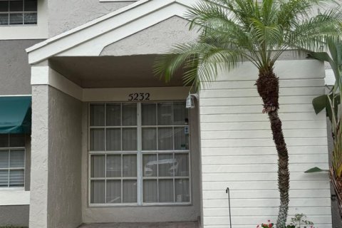 Townhouse in Cooper City, Florida 3 bedrooms, 120.96 sq.m. № 2180707 - photo 2