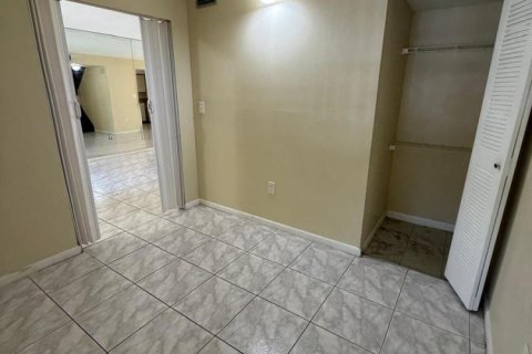 Townhouse in Cooper City, Florida 3 bedrooms, 120.96 sq.m. № 2180707 - photo 11