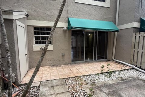 Townhouse in Cooper City, Florida 3 bedrooms, 120.96 sq.m. № 2180707 - photo 3