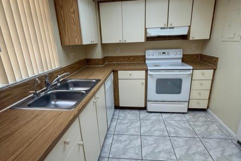 Townhouse in Cooper City, Florida 3 bedrooms, 120.96 sq.m. № 2180707 - photo 5