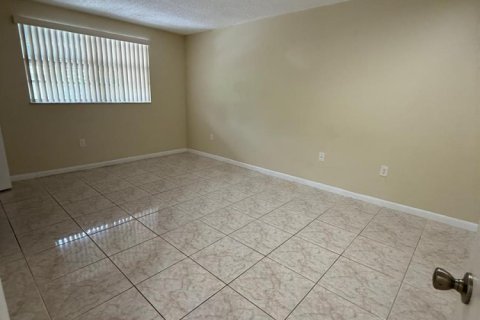 Townhouse in Cooper City, Florida 3 bedrooms, 120.96 sq.m. № 2180707 - photo 15