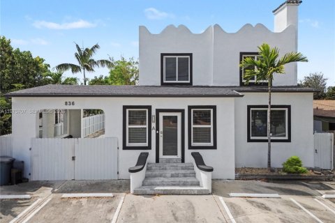 Commercial property in Miami, Florida 385.64 sq.m. № 2040057