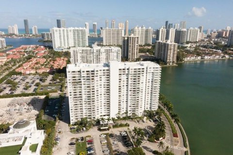 Condo in Aventura, Florida, 2 bedrooms № 2006224