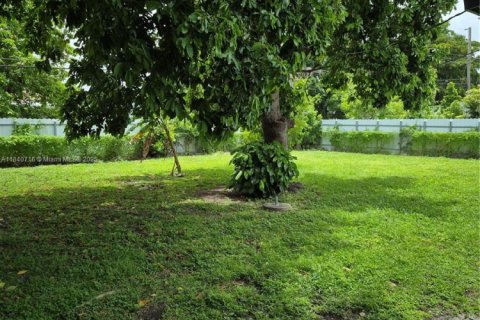 Villa ou maison à louer à Miami, Floride: 4 chambres, 106.28 m2 № 1939387 - photo 12