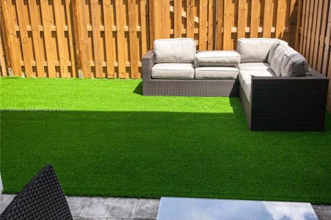 Adosado en alquiler en Miami, Florida, 3 dormitorios, 176.33 m2 № 1940960 - foto 7