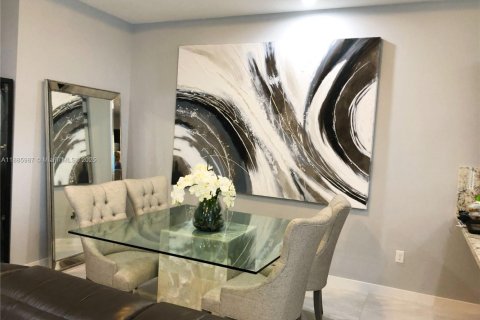 Adosado en alquiler en Miami, Florida, 3 dormitorios, 176.33 m2 № 1940960 - foto 3