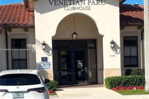 Adosado en alquiler en Miami, Florida, 3 dormitorios, 176.33 m2 № 1940960 - foto 8