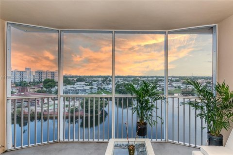 Condo à Miami, Floride, 2 chambres  № 2079934