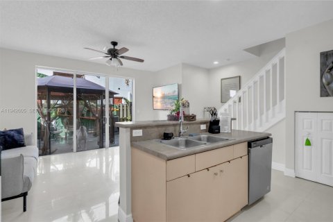 Touwnhouse à vendre à Homestead, Floride: 3 chambres, 147.16 m2 № 2152768 - photo 11