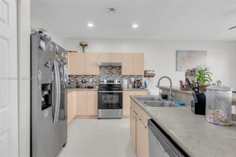 Touwnhouse à vendre à Homestead, Floride: 3 chambres, 147.16 m2 № 2152768 - photo 9