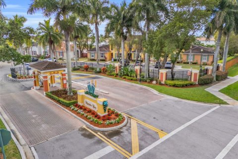 Touwnhouse à vendre à Homestead, Floride: 3 chambres, 147.16 m2 № 2152768 - photo 5