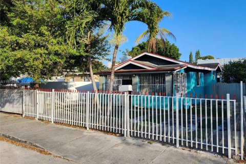 Купить виллу или дом в Майами, Флорида 2 спальни, 62.43м2, № 2036437 - фото 4