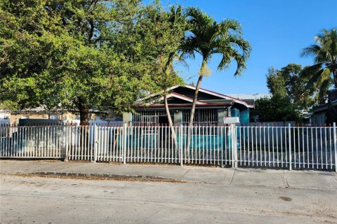 Купить виллу или дом в Майами, Флорида 2 спальни, 62.43м2, № 2036437 - фото 2