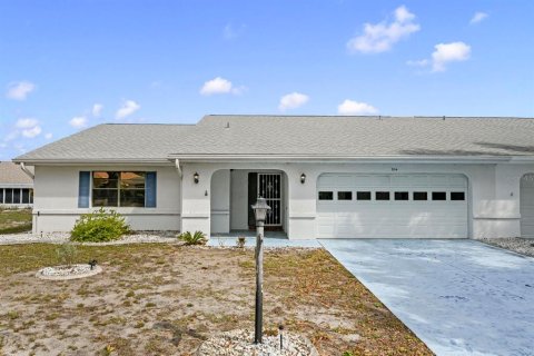 House in Sun City Center, Florida 2 bedrooms, 165.83 sq.m. № 2099736