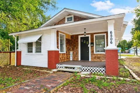 House in Tampa, Florida 3 bedrooms, 111.48 sq.m. № 2318390