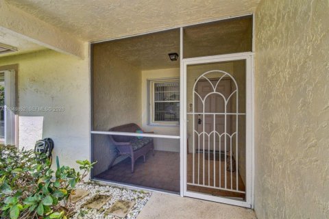 Снять в аренду виллу или дом в Уэст-Палм-Бич, Флорида 2 спальни, 140.47м2, № 2005574 - фото 4