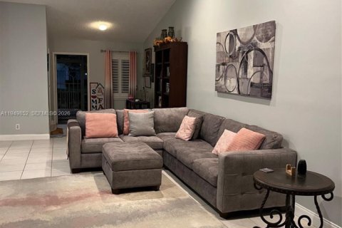 Снять в аренду виллу или дом в Уэст-Палм-Бич, Флорида 2 спальни, 140.47м2, № 2005574 - фото 8