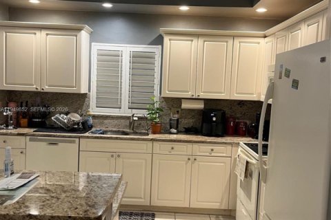 Снять в аренду виллу или дом в Уэст-Палм-Бич, Флорида 2 спальни, 140.47м2, № 2005574 - фото 13