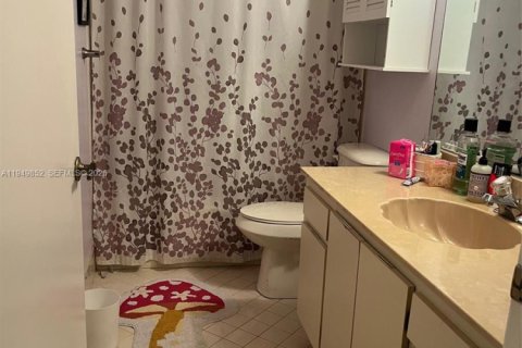 Снять в аренду виллу или дом в Уэст-Палм-Бич, Флорида 2 спальни, 140.47м2, № 2005574 - фото 17