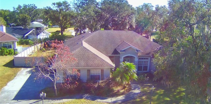 House in Lakeland, Florida 3 bedrooms, 231.05 sq.m. № 1560881