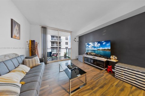 Copropriété à vendre à Miami, Floride: 2 chambres, 79.9 m2 № 1809579 - photo 3