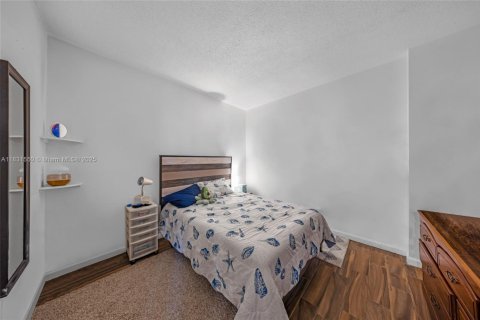 Copropriété à vendre à Miami, Floride: 2 chambres, 79.9 m2 № 1809579 - photo 18