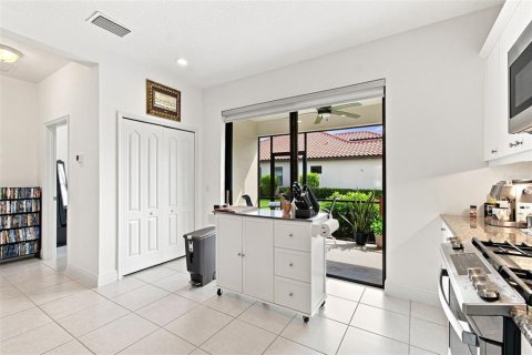House in Bradenton, Florida 3 bedrooms, 141.95 sq.m. № 2396395 - photo 14