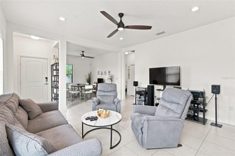 House in Bradenton, Florida 3 bedrooms, 141.95 sq.m. № 2396395 - photo 6