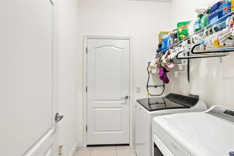 House in Bradenton, Florida 3 bedrooms, 141.95 sq.m. № 2396395 - photo 24