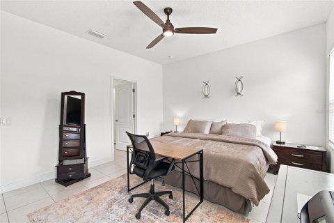 House in Bradenton, Florida 3 bedrooms, 141.95 sq.m. № 2396395 - photo 18