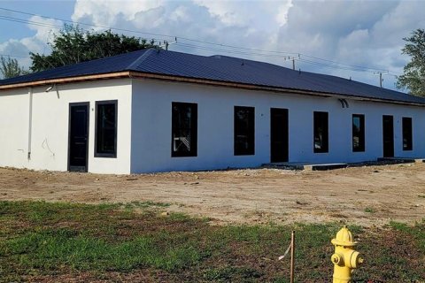 Купить коммерческую недвижимость в Нейплс, Флорида 6 спален, 247.77м2, № 1616546 - фото 8