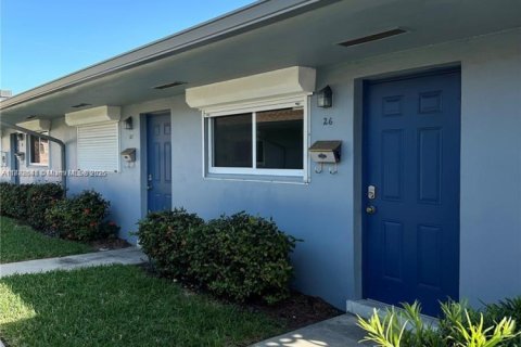 Снять в аренду квартиру в Холливуд, Флорида 1 спальня, 58.53м2, № 1942092 - фото 1