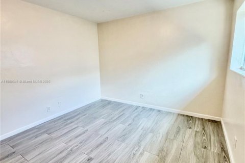 Снять в аренду квартиру в Холливуд, Флорида 1 спальня, 58.53м2, № 1942092 - фото 17