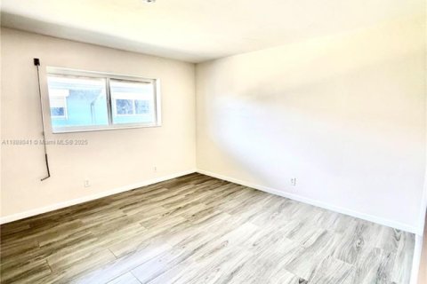 Снять в аренду квартиру в Холливуд, Флорида 1 спальня, 58.53м2, № 1942092 - фото 2